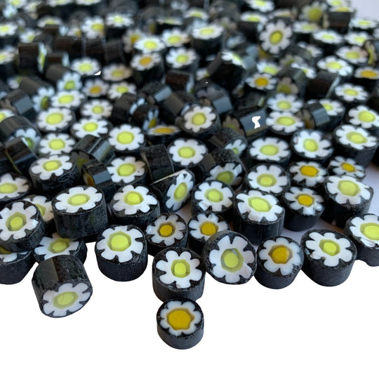Millefiori Blume Schwarz/Weiss/Gelb 7/8 Transparent