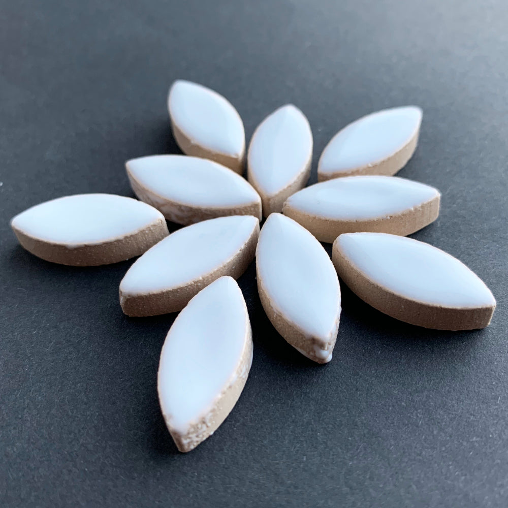 Ceramic Petals 25mm White