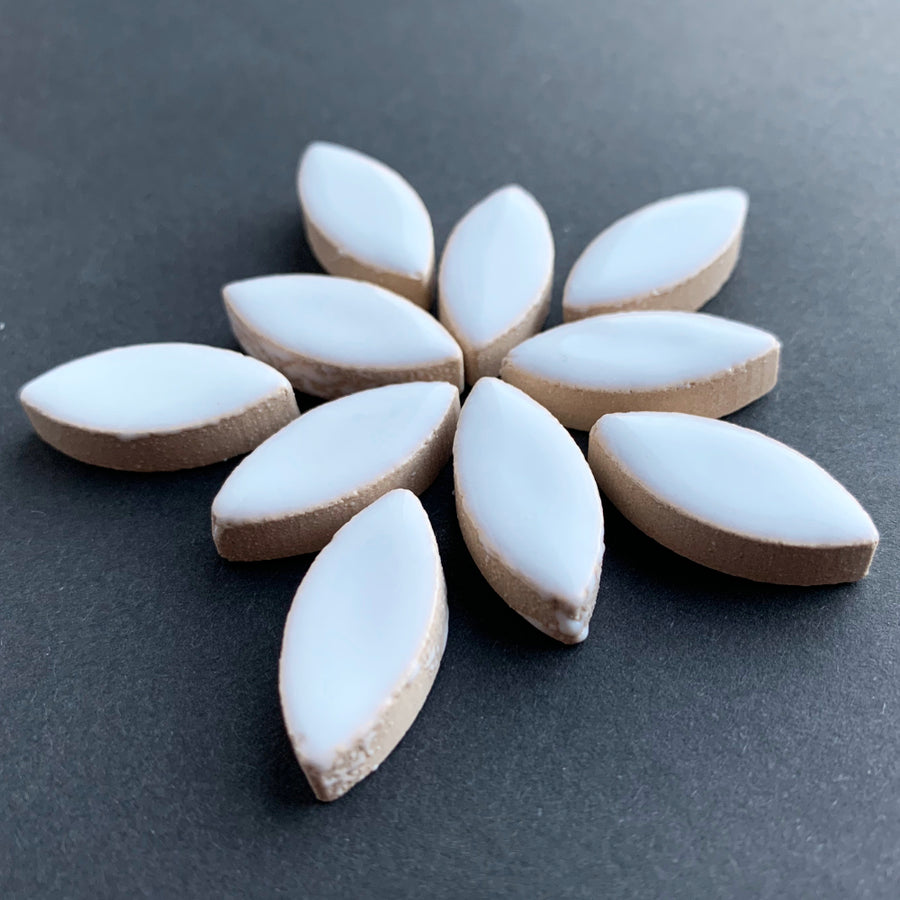 Ceramic Petals 25mm White