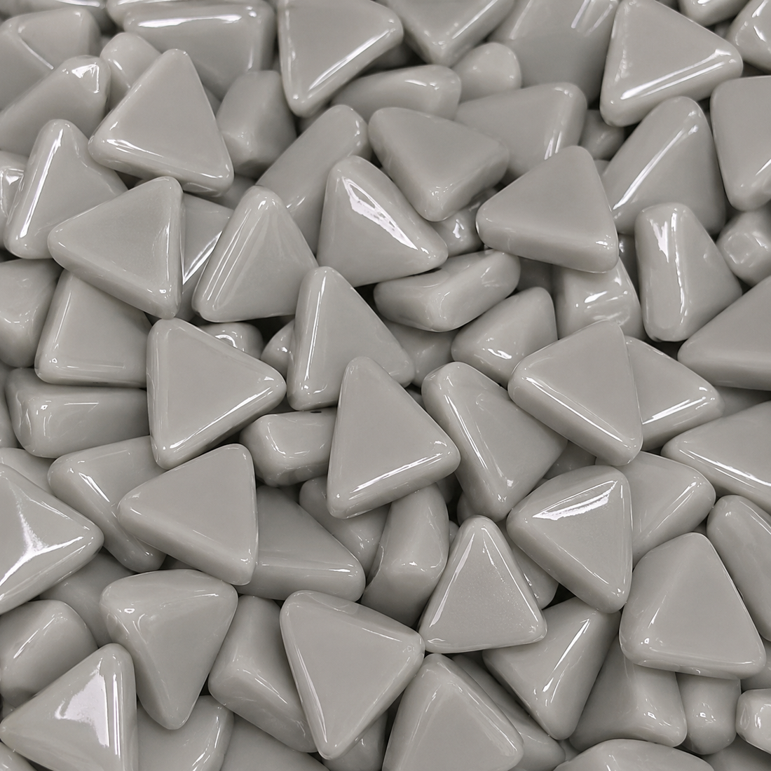 Mini mosaïque en verre triangle gris brume