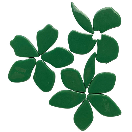 Gefallene Blütenblätter  Spargrün