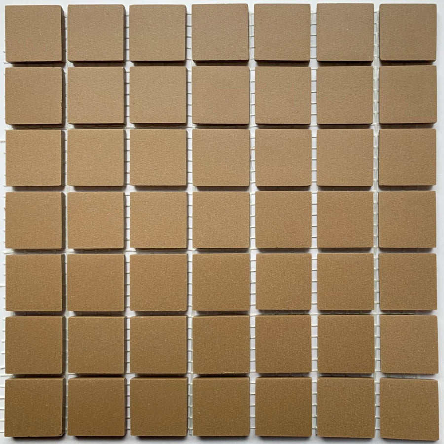 Winckelmans Café – matte Mosaikfliesen im Format 20x20 mm auf Netz