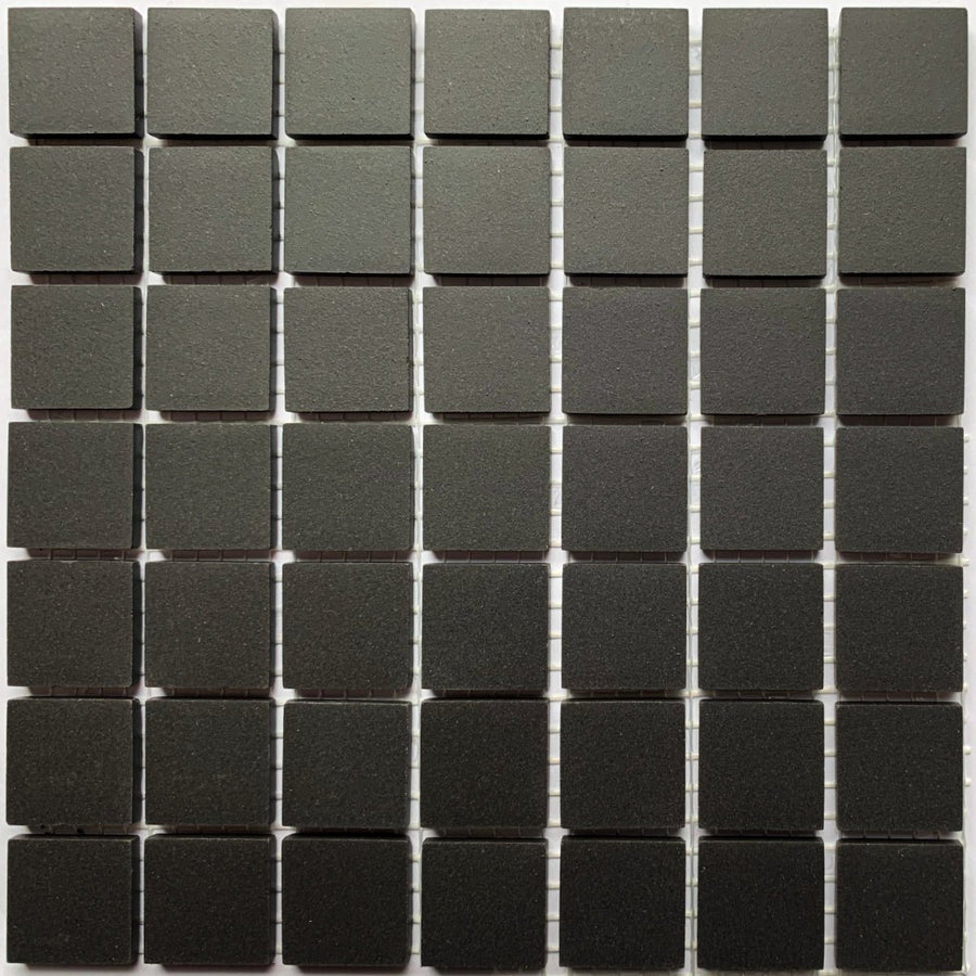 Winckelmans Noir – carreaux de mosaïque mats de 20x20 mm sur filet